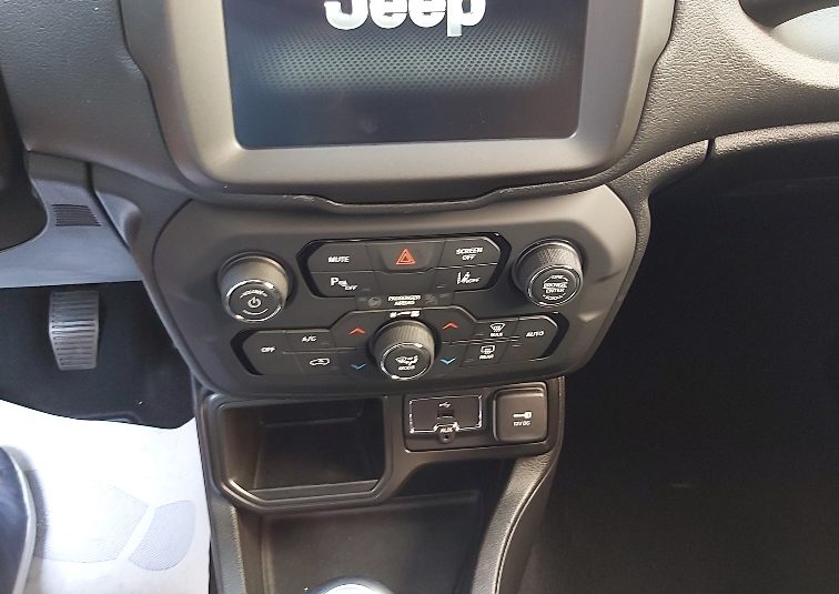 Jeep Renegade 1.0 T3 120cv LIMITED FULL LED + NAVI 8,4″ – ESAURITE