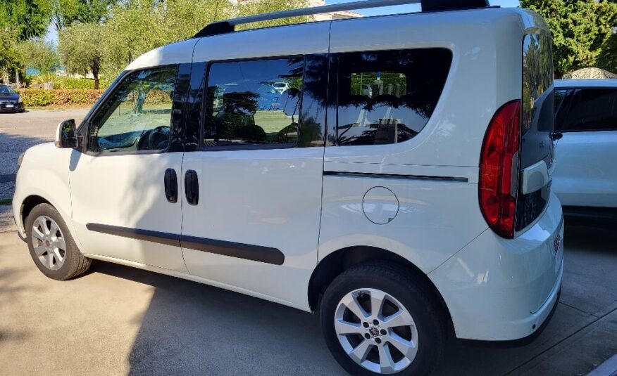 FIAT DOBLO’ 1.6 MJT 95cv LOUNGE 5 POSTI AUTOVETTURA CON GANCIO TRAINO