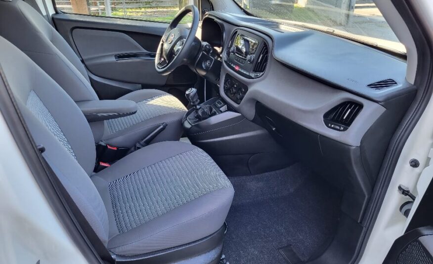 FIAT DOBLO’ 1.6 MJT 95cv LOUNGE 5 POSTI AUTOVETTURA CON GANCIO TRAINO