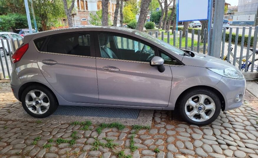 FORD FIESTA 1.4 tdci 70cv 5 PORTE TITANIUM – GUIDABILE DA NEOPATENTATI