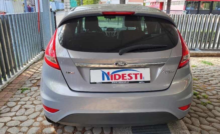 FORD FIESTA 1.4 tdci 70cv 5 PORTE TITANIUM – GUIDABILE DA NEOPATENTATI