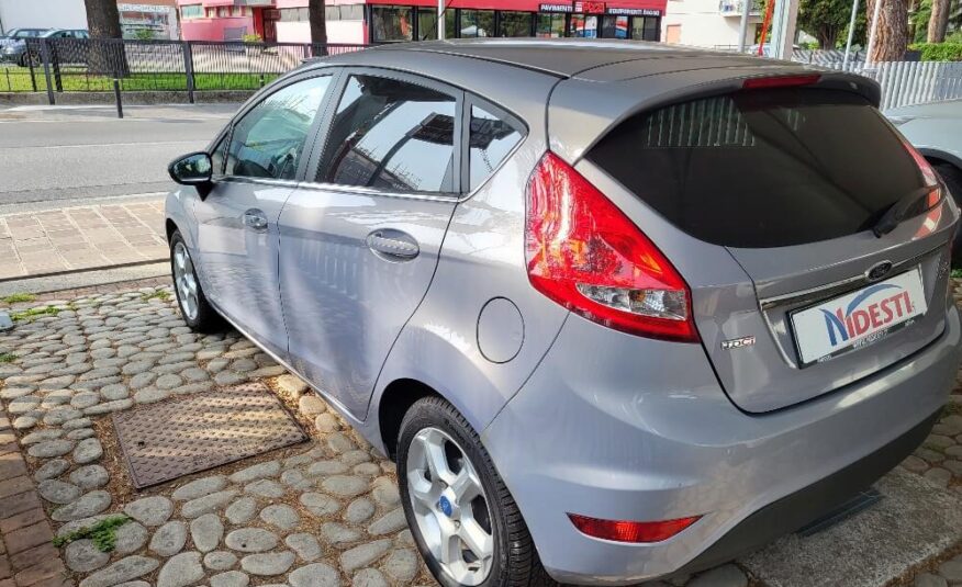 FORD FIESTA 1.4 tdci 70cv 5 PORTE TITANIUM – GUIDABILE DA NEOPATENTATI