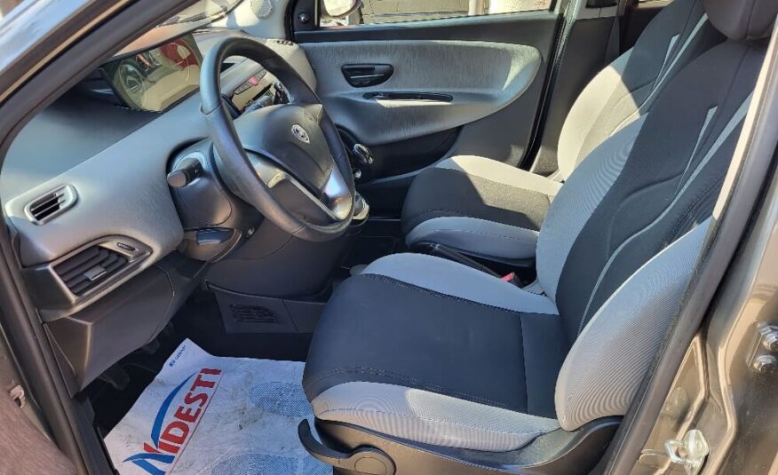 LANCIA Y 1.2 69cv SILVER – ANCHE PER NEOPATENTATI