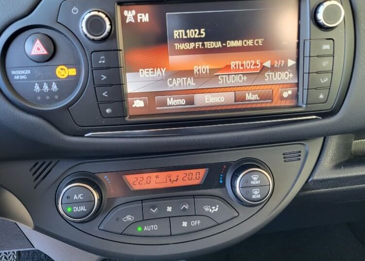 TOYOTA YARIS 1.0 69cv 5 PORTE LOUNGE – GUIDABILE DA NEOPATENTATI