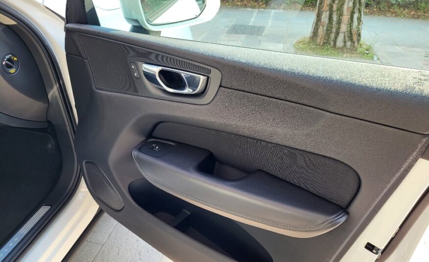 VOLVO XC60 MOD RESTYLING 2.0 D4 AWD BUSINESS GEARTRONIC 190cv