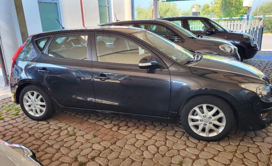 HYUNDAI i30 1.6 crdi 90cv COMFORT – UNICO PROPRIETARIO