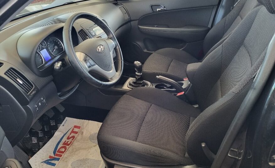 HYUNDAI i30 1.6 crdi 90cv COMFORT – UNICO PROPRIETARIO