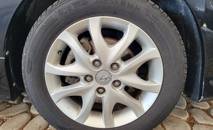 HYUNDAI i30 1.6 crdi 90cv COMFORT – UNICO PROPRIETARIO