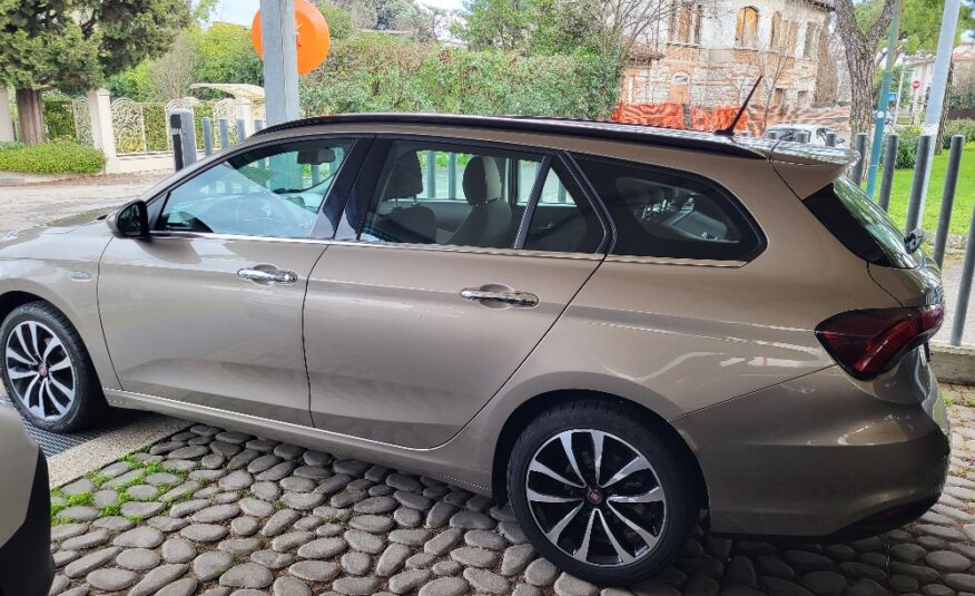 FIAT TIPO SW 1.4 T-JET 120cv LOUNGE CON IMPIANTO GPL