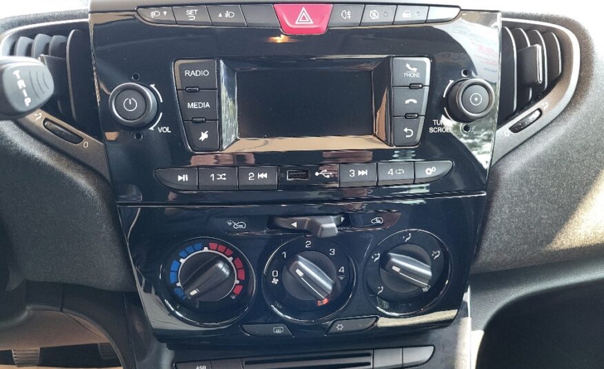 LANCIA Y SILVER 1.0 70cv HYBRID – OK NEOPATENTATI