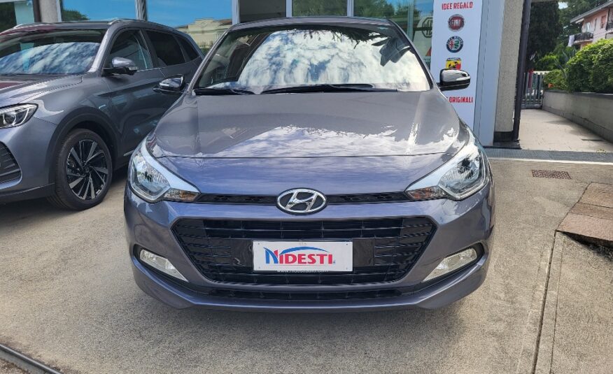 HYUNDAI i20 1.2 BENZINA CON IMPIANTO GPL ORIGINALE DALLA FABBRICA – OK NEOPATENTATI
