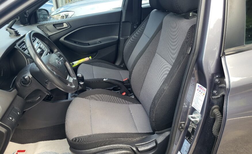 HYUNDAI i20 1.2 BENZINA CON IMPIANTO GPL ORIGINALE DALLA FABBRICA – OK NEOPATENTATI