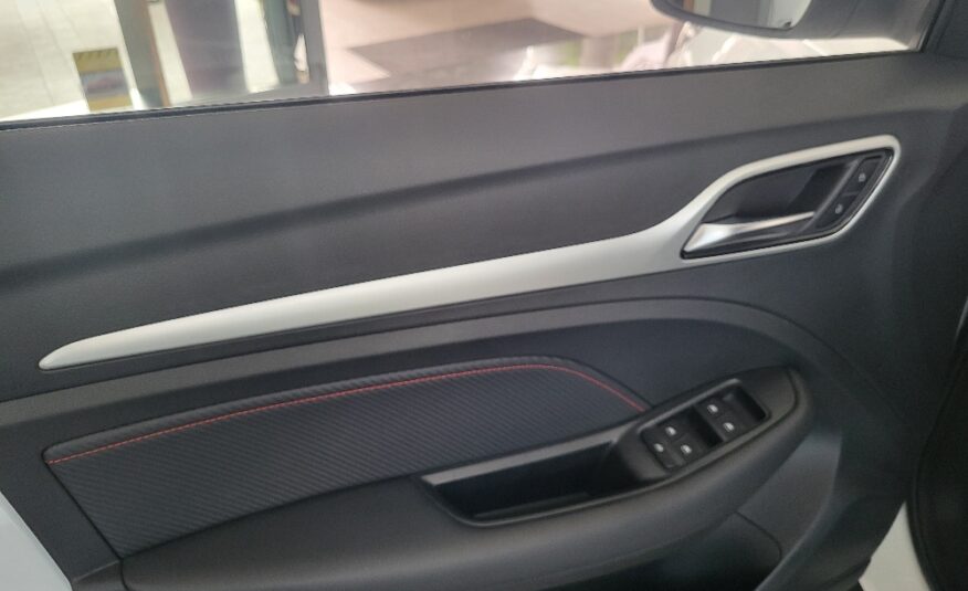 MG ZS 1.5 106cv LUXURY – KM0 – OK NEOPATENTATI